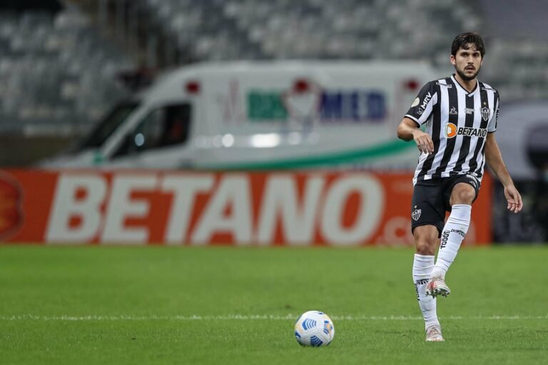 Igor Rabello é suspenso e desfalca o Galo contra o Corinthians