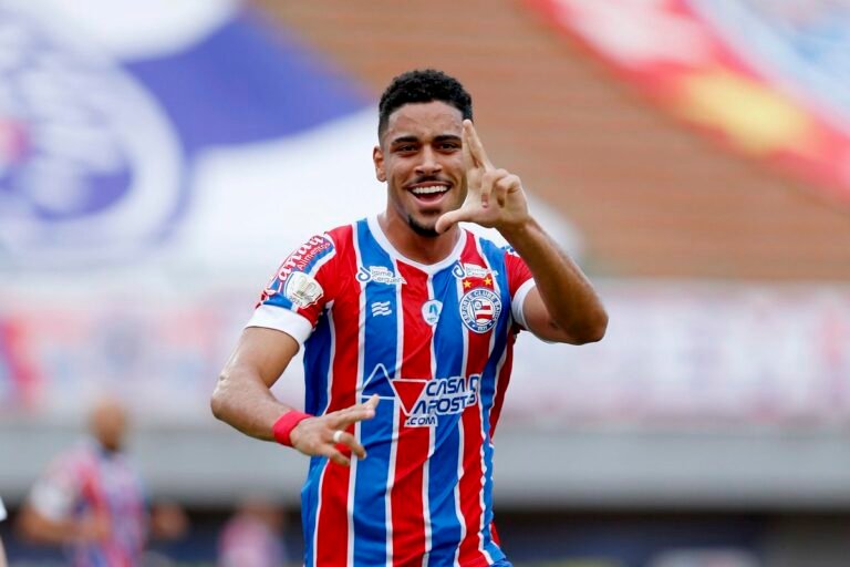 Após perder Viña para a Roma, Porto faz proposta por Matheus Bahia
