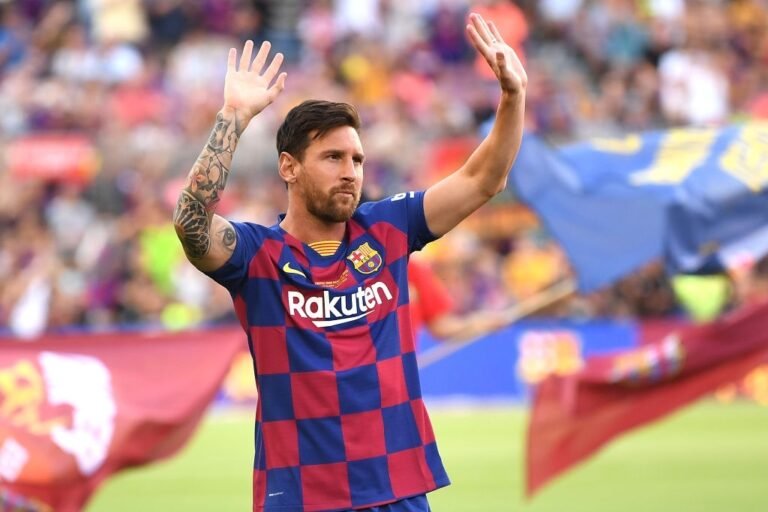 PSG desiste da contratação de Messi, diz jornal
