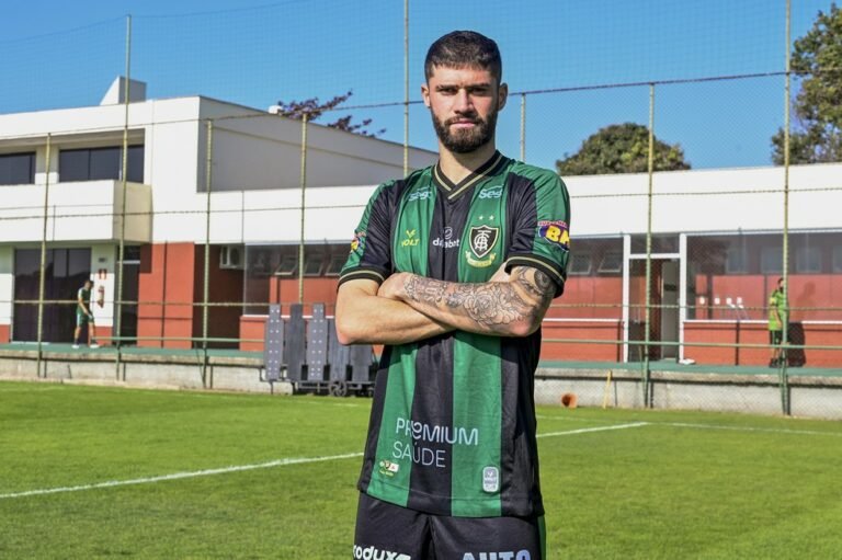 Inscrito no BID, Fabrício aguarda estreia no América-MG
