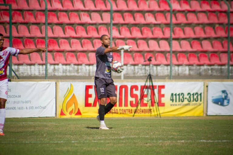 Goleiro Zé Carlos cita vivência com Gomes no Democrata, de Sete Lagoas: “experiência única”