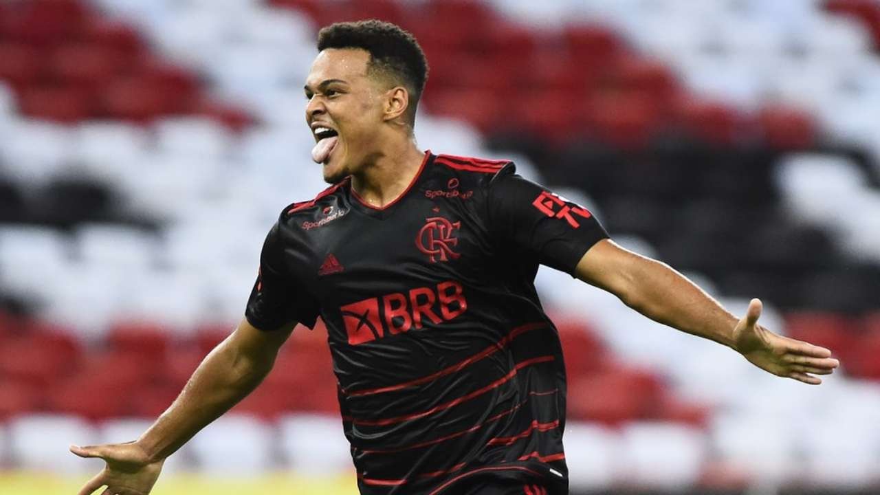 Fulham não desiste de Rodrigo Muniz e prepara nova oferta ao Flamengo