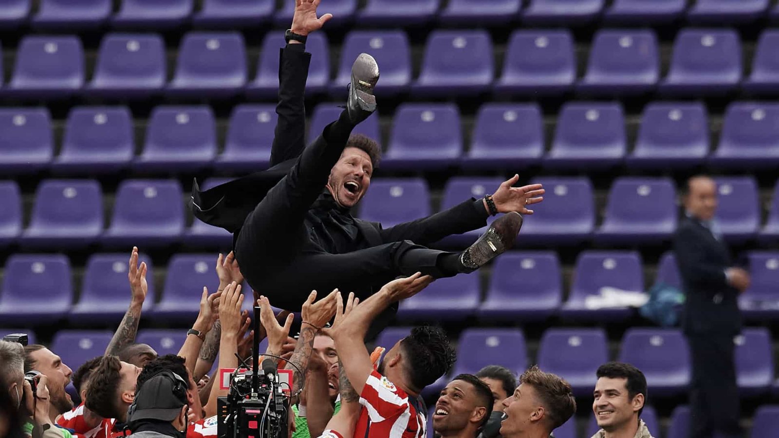 Atlético de Madrid anuncia oficialmente a renovação de Simeone
