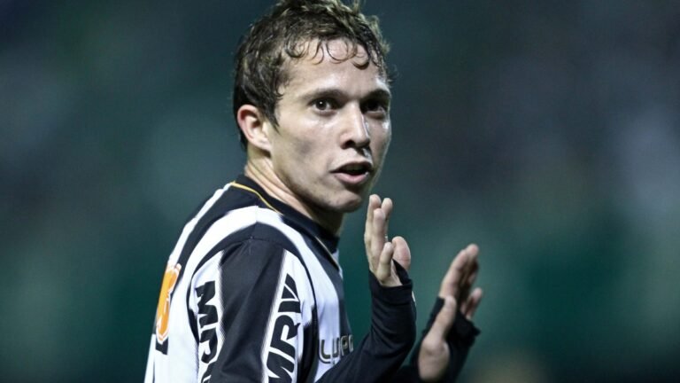 Ídolo do Atlético-MG, Bernard fala sobre jogar em outro clube no Brasil: “Só se não me quiserem”
