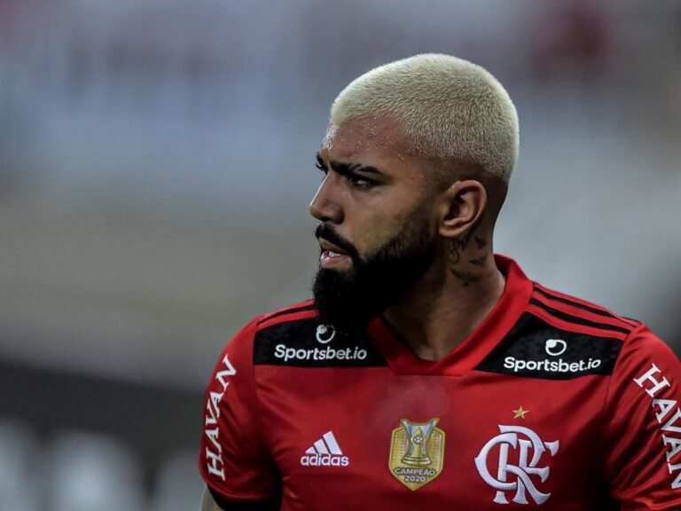 “Exxxquece”? Números mostram se Gabigol rende mais de cabelo platinado