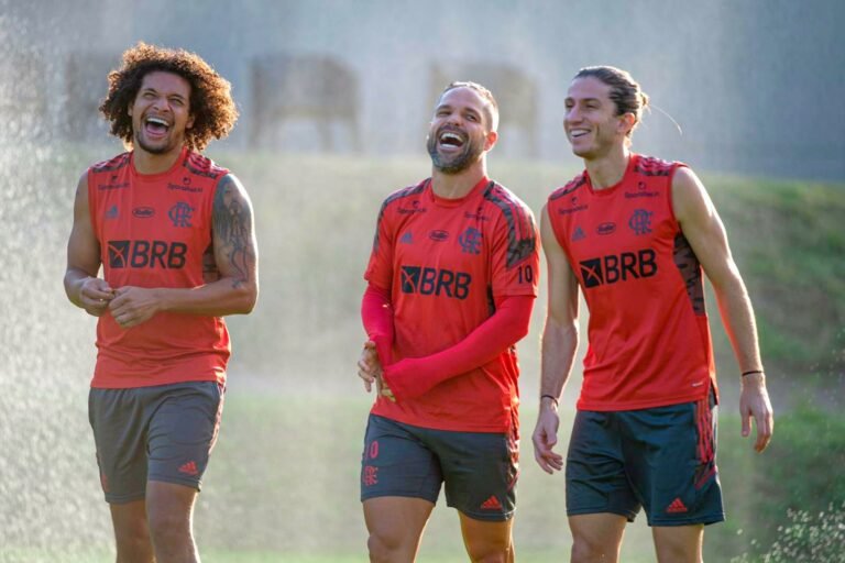 Renato Gaúcho revela que Filipe Luís, Diego e Arão estão fazendo curso de treinadores da CBF