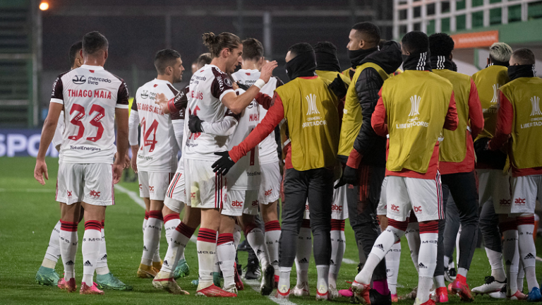 Pela primeira vez na história, Flamengo vence duas partidas seguidas na Argentina