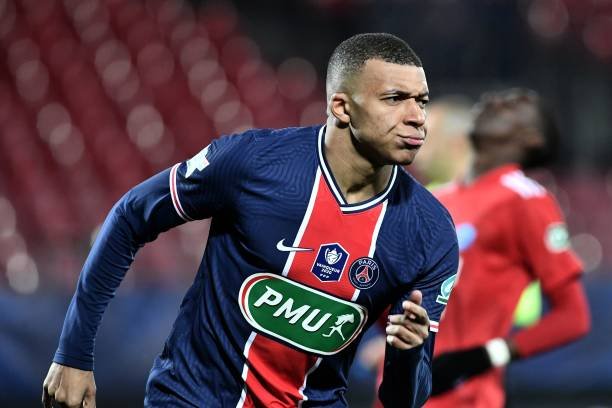 Amigo de Benzema revela acerto de Mbappé com o Real Madrid