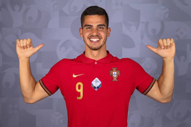 RB Leipzig ganha de gigantes e encaminha a contratação de André Silva
