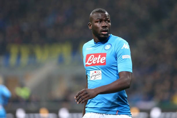 Agente de Koulibaly tenta entrar em negociações com o PSG