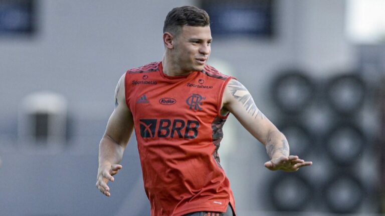 Flamengo dá sinal verde e Hugo Moura fica próximo de ser emprestado para clube suíço