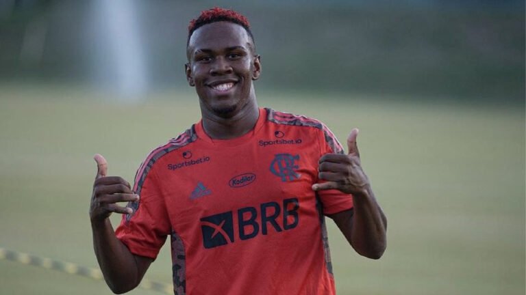 Após rescindir com o Flamengo, Klebinho assina com o Guayaquil City