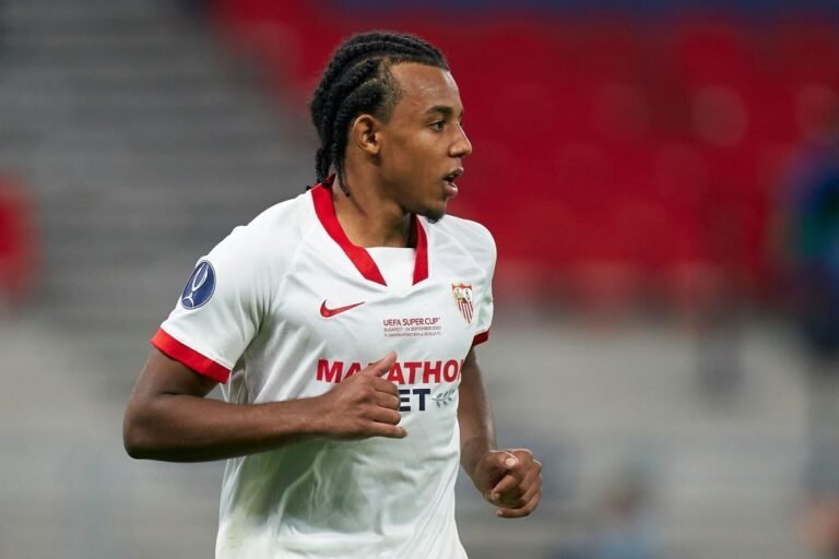 Chelsea abre negociações com o Sevilla por Jules Koundé