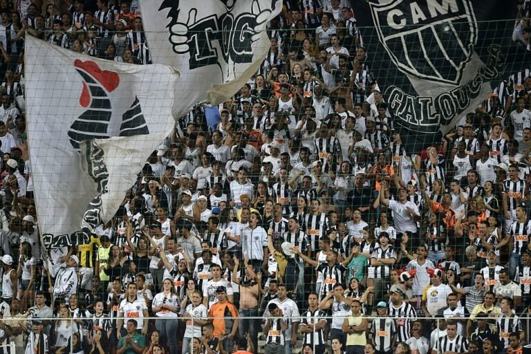 Atlético planeja pacote para sócios torcedores do clube com teste de Covid e ingresso para a Libertadores