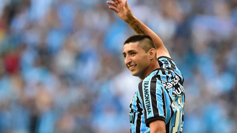 Alan Ruiz é oferecido para retornar ao Grêmio, mas Felipão veta contratação