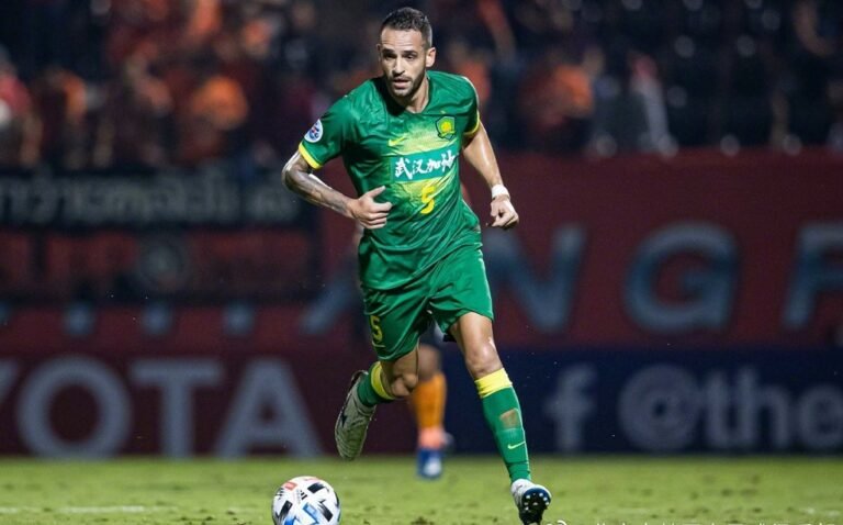 Renato Augusto está próximo do Flamengo, segundo jornalista