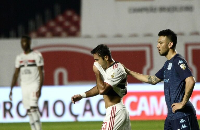 Eder tem estiramento na coxa e amplia desfalques do São Paulo