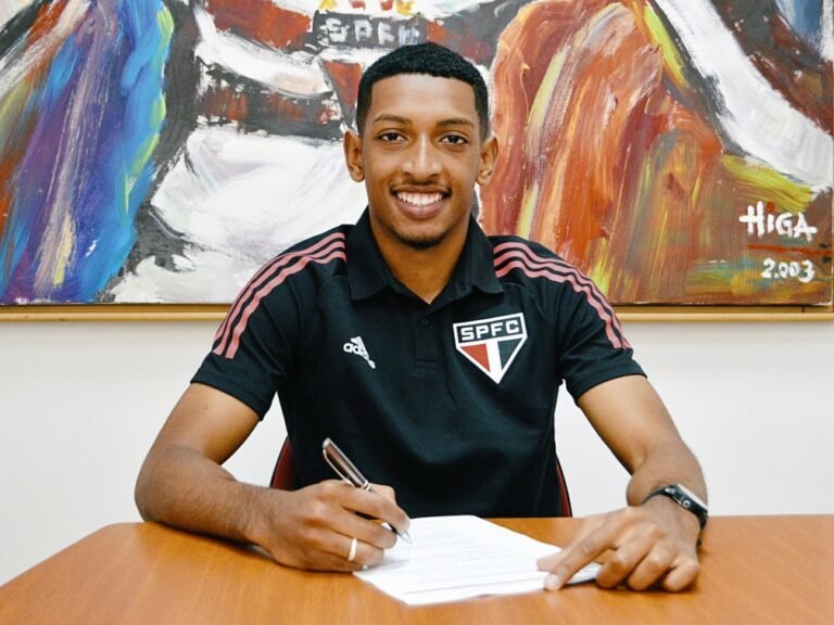 São Paulo renova com jovem Talles Costa até dezembro de 2024