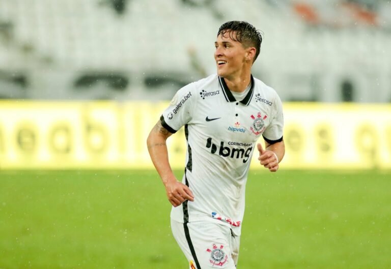 Corinthians acerta empréstimo de Mateus Vital para clube da Grécia