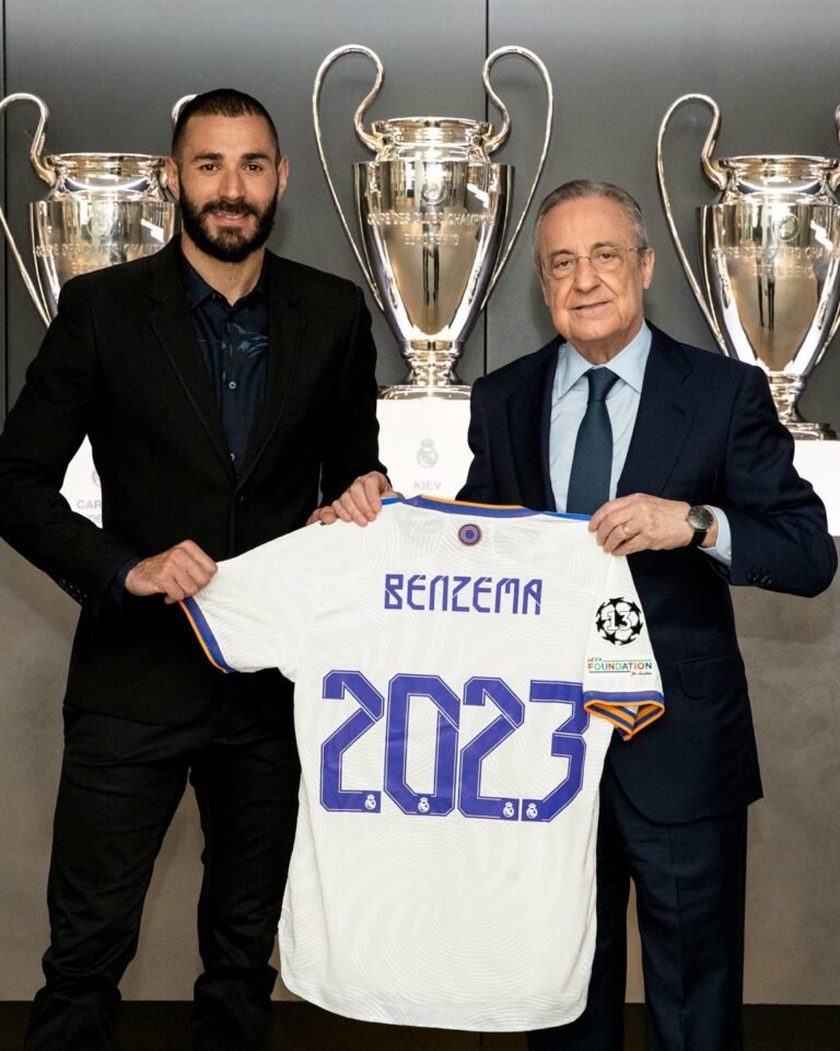 Real Madrid anuncia renovação com Benzema até 2023