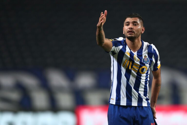 Porto e Sevilla têm acordo para transferência de Corona