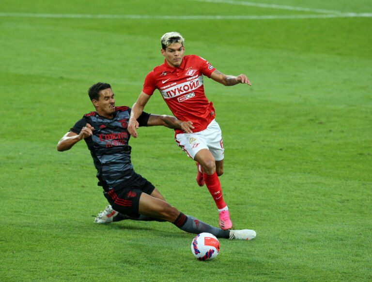 Benfica enfrenta Spartak em jogo decisivo