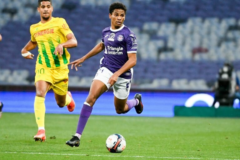 Talento francês entra na mira de Liverpool e Milan