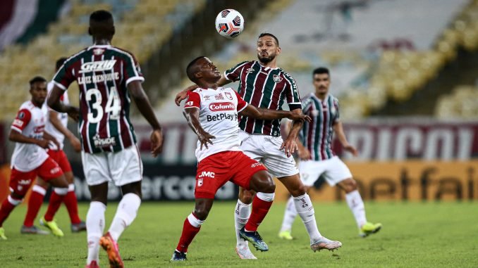 Jhon Arias passa por exames médicos e deve assinar com o Fluminense nesta segunda-feira