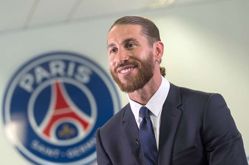Sergio Ramos não fará estreia pelo PSG no próximo sábado, por lesão