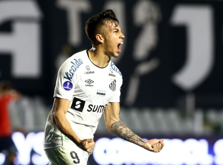 Antes da Juventus, Santos ficou próximo de vender Kaio Jorge ao Palmeiras