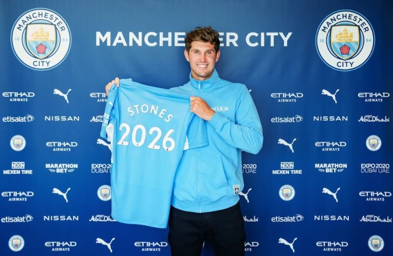Manchester City renova com John Stones até 2026