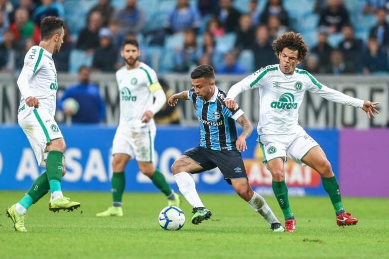 Precisando vencer, Grêmio tem retrospecto favorável contra a Chapecoense