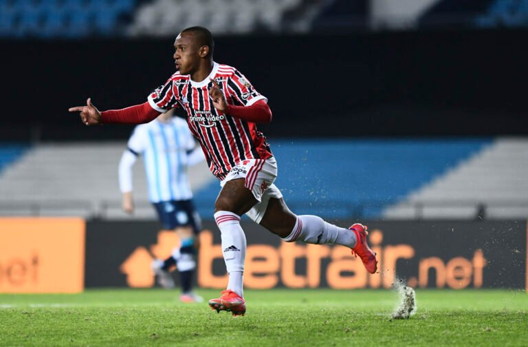 Marquinhos treina individualmente e se aproxima de retorno