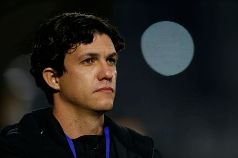 Maurício Barbieri é o técnico com mais tempo à frente de um clube no Brasileirão