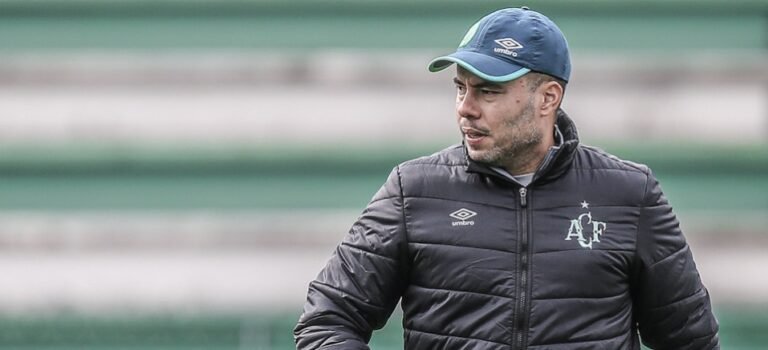 Jair Ventura não é mais técnico da Chapecoense