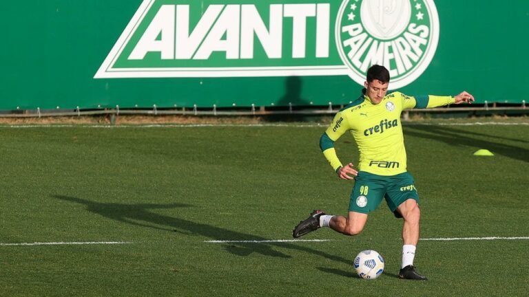 Piquerez é regularizado no BID e pode estrear pelo Palmeiras neste sábado