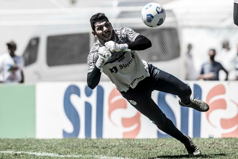 Com apenas quatro titulares, Santos busca vaga nas quartas-de-final da Copa do Brasil