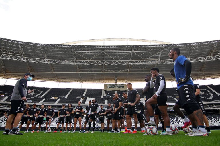 Escalação: Ainda sem Jonathan, Botafogo tem dúvidas no meio campo