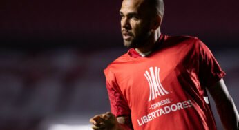 Sevilla estuda possível retorno de Daniel Alves, do São Paulo