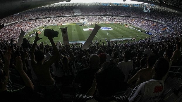 Após reunião com prefeitura, Atlético-MG e Cruzeiro continuam autorizados a receber público em seus jogos