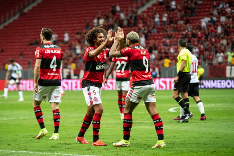 Após goleada, Flamengo supera Palmeiras e reassume posto de melhor ataque da Libertadores