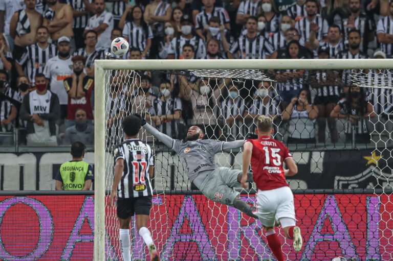 No mata-mata da Libertadores, Everson defendeu todos os chutes que foram no gol do Galo