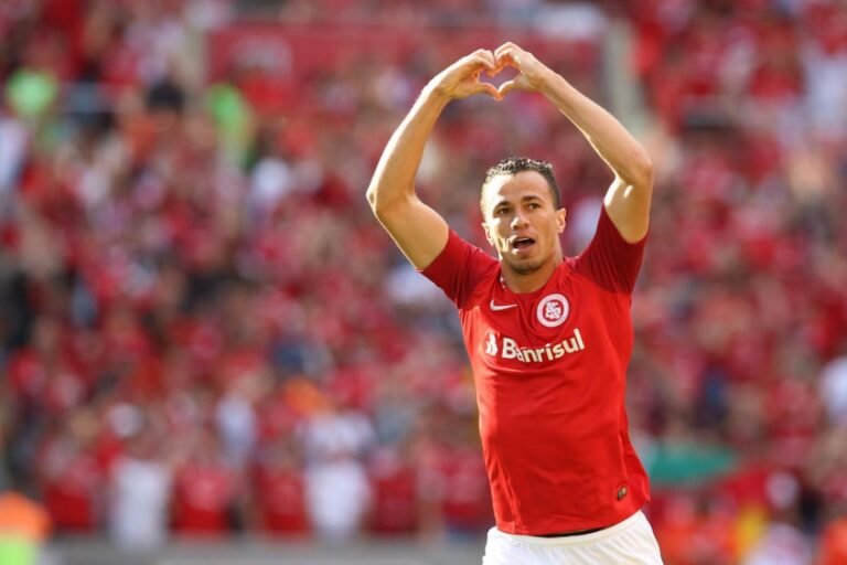 4 jogadores que o torcedor aceitaria de volta ao Internacional