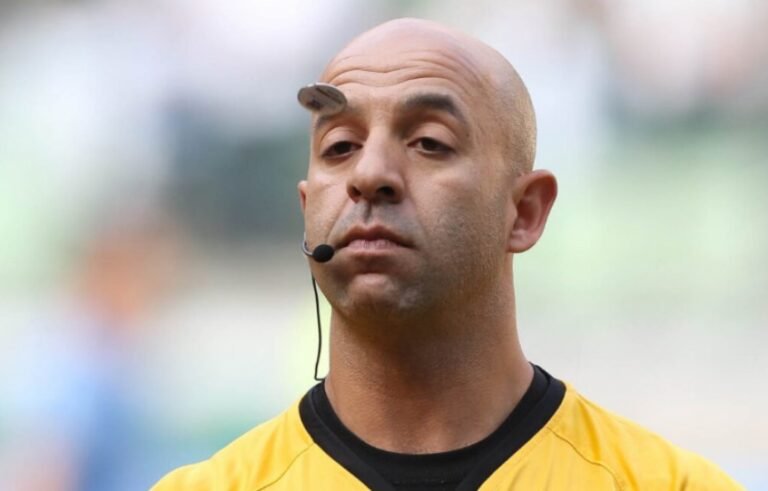 Árbitro pediu para polícia retirar Benítez de campo, mas teve pedido negado