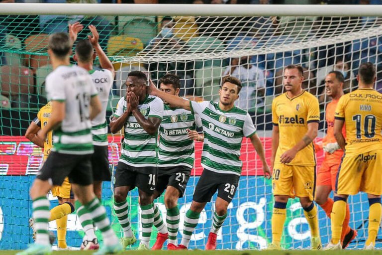 Sporting vence Vizela na estreia do Campeonato Português