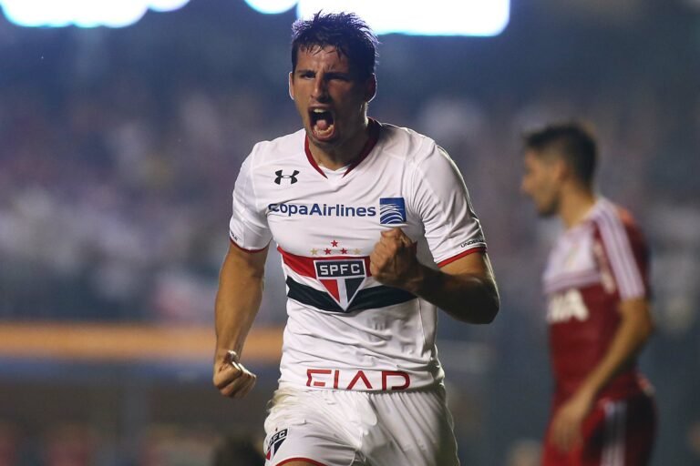 Calleri vai começar a receber salários no São Paulo apenas em 2022, diz diretor