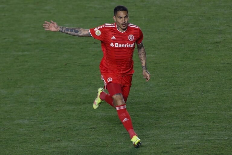 Aguirre estuda utilizar Yuri Alberto e Guerrero juntos