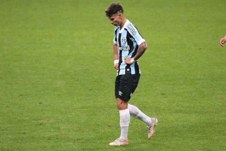 Veja os detalhes da saída de Ferreira do Grêmio