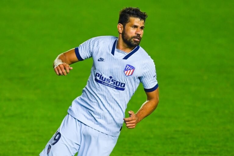 Atlético avança em conversas e tenta contratação do atacante Diego Costa