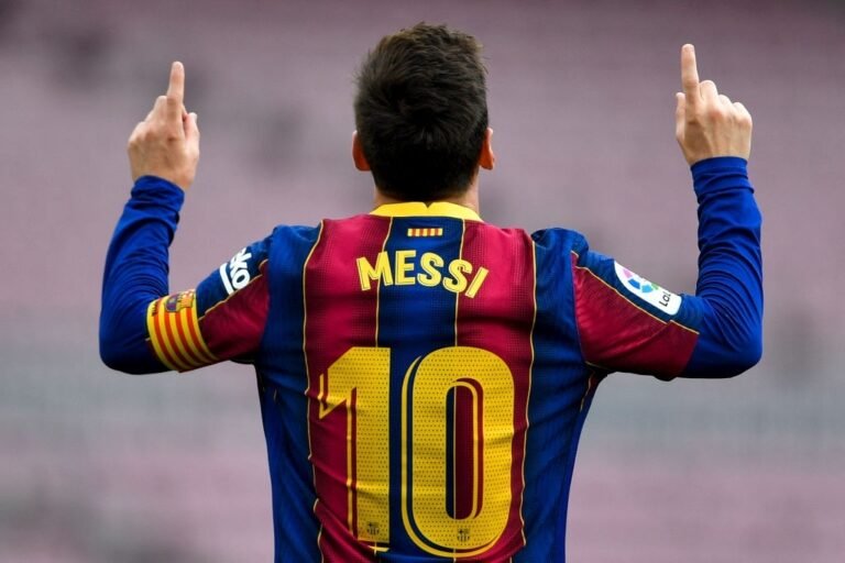 Após recusar camisa 10, Messi pode escolher entre dois números no PSG